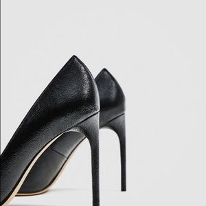 Zara Black Metallic Pumps